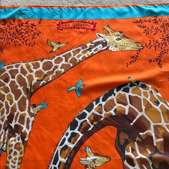 Les Girafes-Giraffe Safari Animal Zoo Print Scarf 100% Silk Oversize 50x50 inch - Picture 2 of 6
